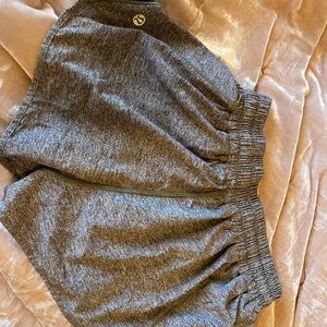 Lululemon size 4/6 shorts